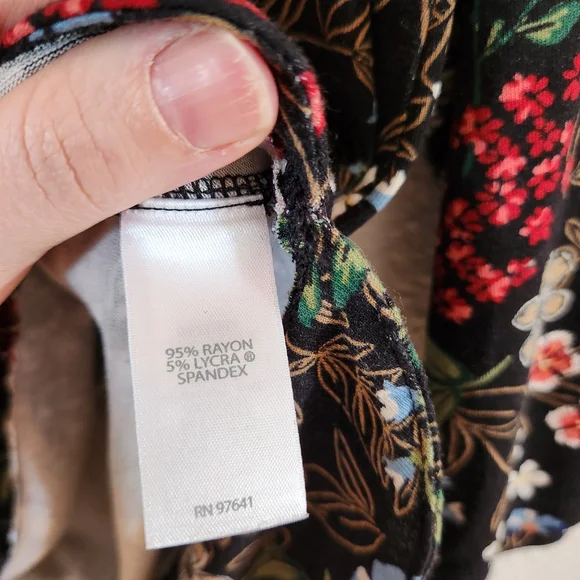 J. Jill Spring Black Floral Print Women's Top Stretchy T Shirt Boho Cottagecore - Picture 5 of 6